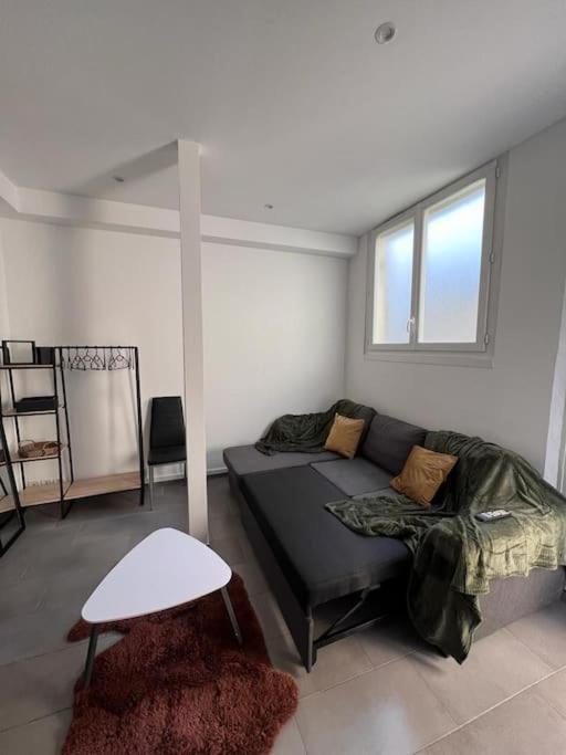 Appartement Idealement Situe Montereau-faut-Yonne Eksteriør bilde